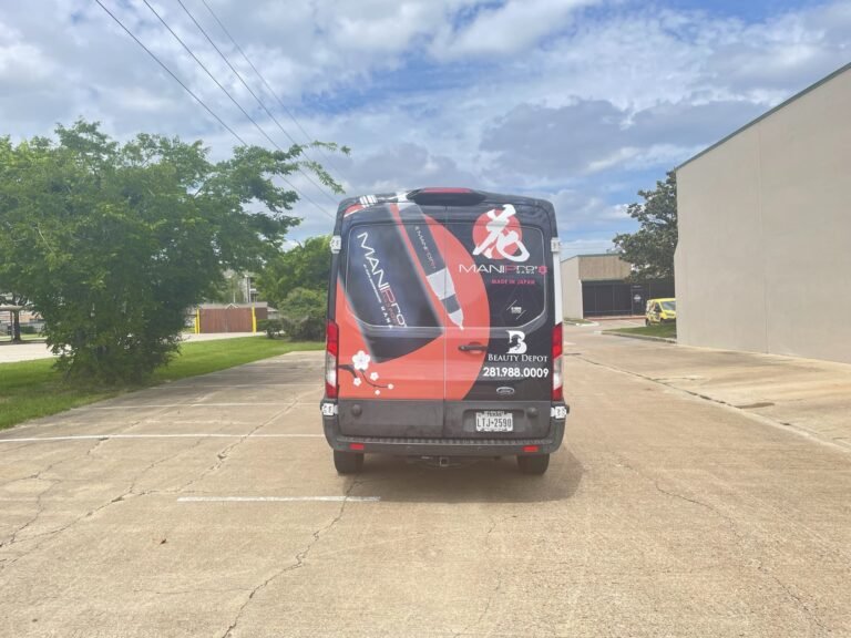 Electricians graphics by Sign of America in Houston